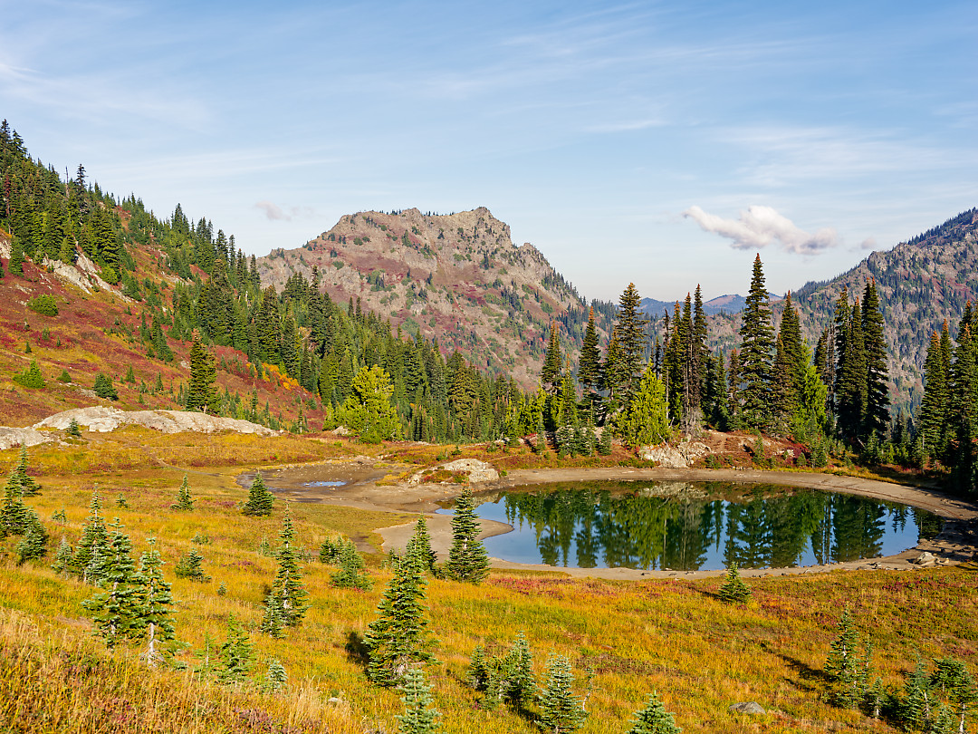 Above: Tarns on the east side of the loop.