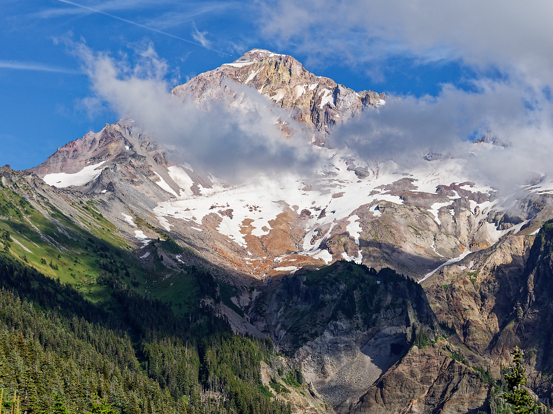 Above: Close up view of the west side of Hood on the ascent to McNeil Point.