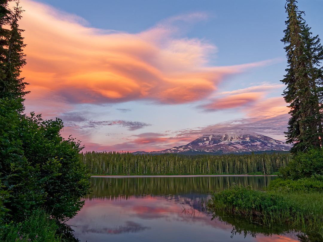 Above: Adams surrounded by Lenticulr clouds at sunset.